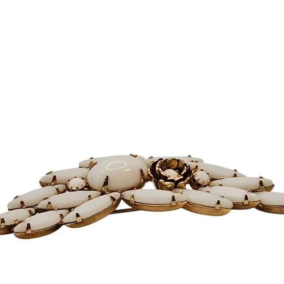 VTG Brooch Elegant Regency Retro White Milk Glass Gold Tone Leaf Floral Classy - Picture 11 of 11